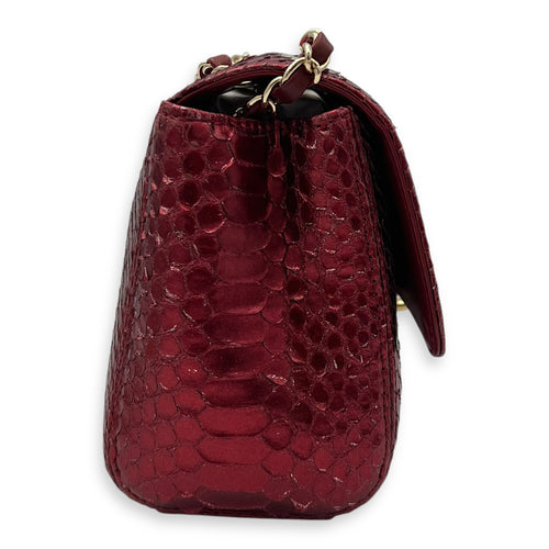 Chanel Classic Red Shoulder Bag in Python Leather, Gold hardware_3