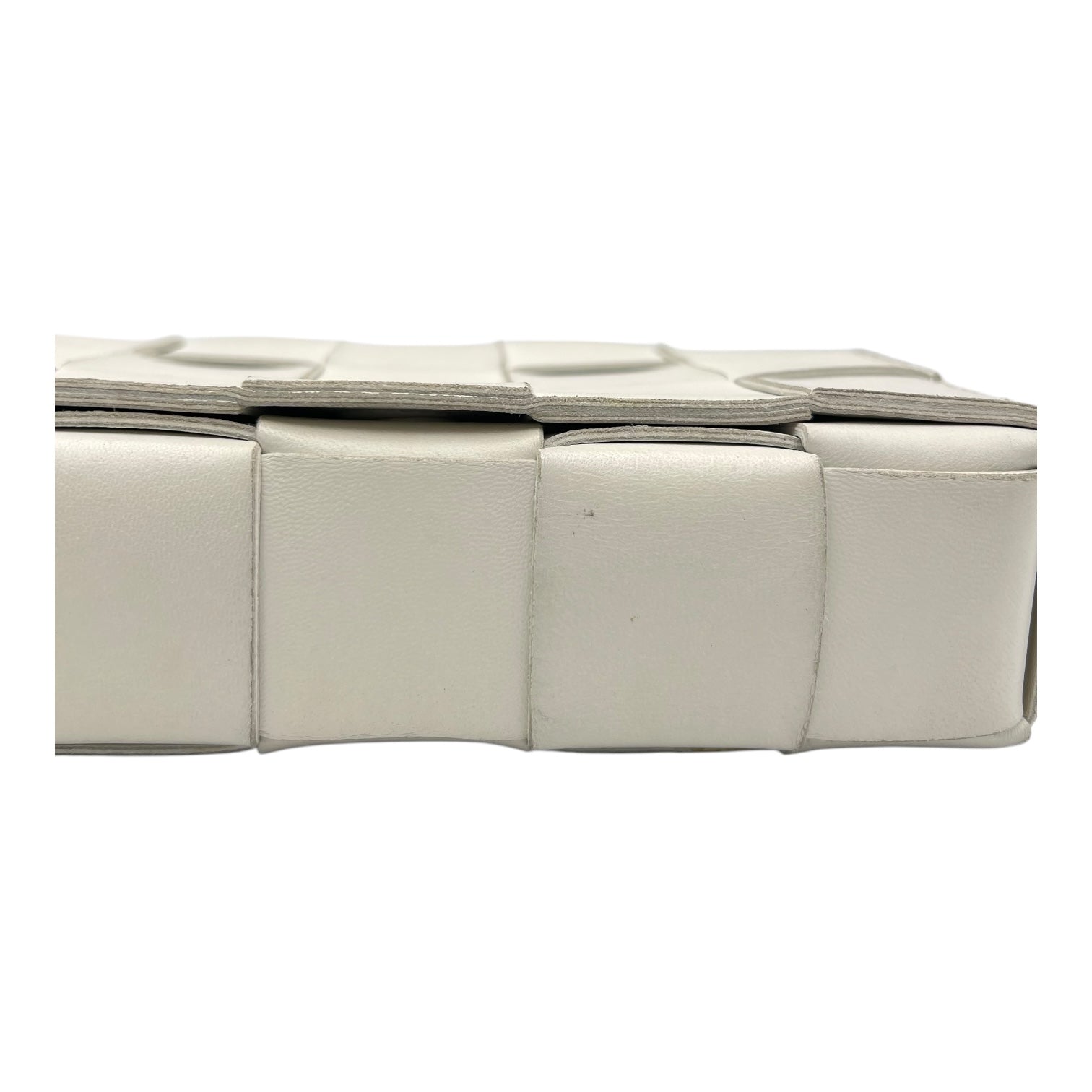 Bottega Veneta Cassette Crossbody Bag White in Calfskin, Silver hardware_7