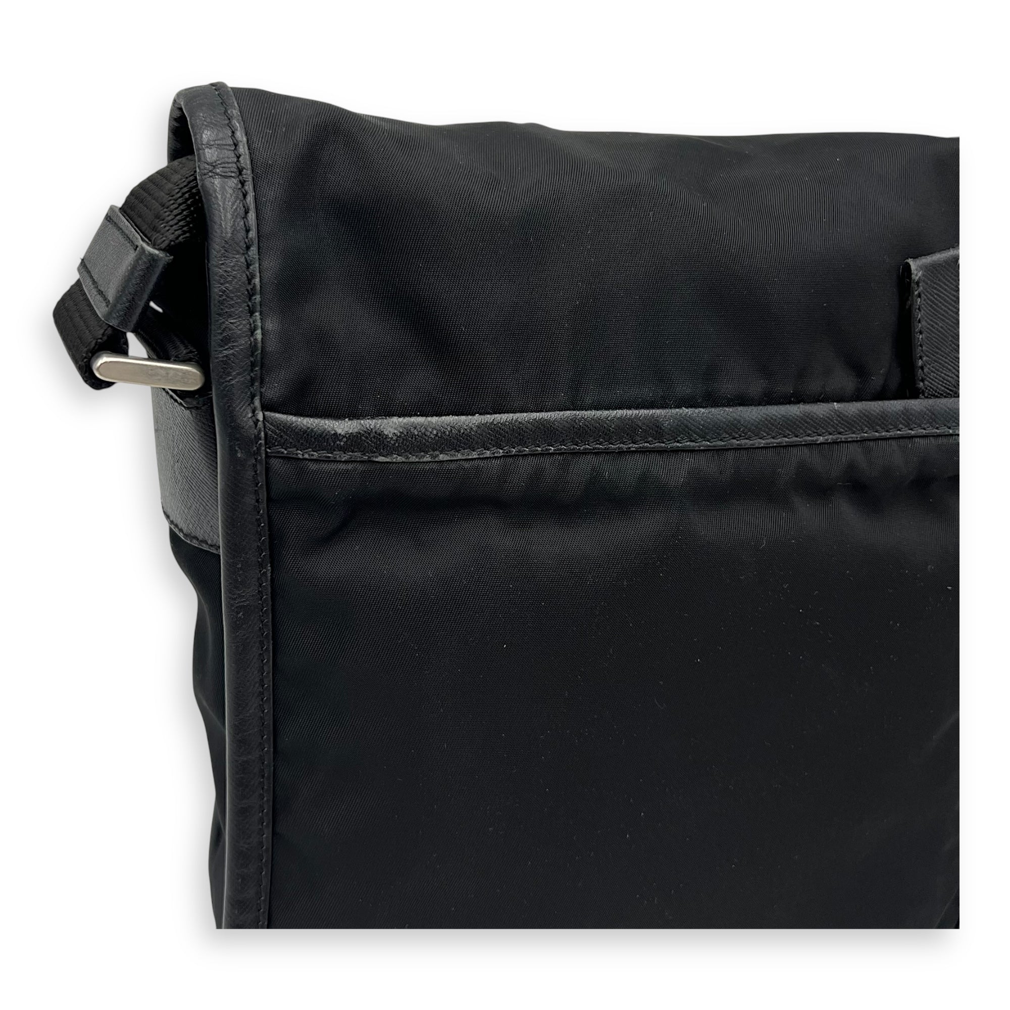 Prada Logo Messenger Black in Nylon, Silver hardware_8