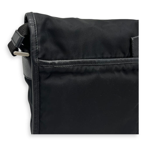 Prada Logo Messenger Black in Nylon, Silver hardware_8