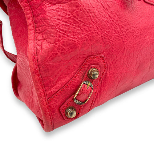 City Top Handle Bag Medium Pink in Distressed Leather, Gold hardware