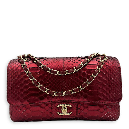 Chanel Classic Red Shoulder Bag in Python Leather, Gold hardware_1