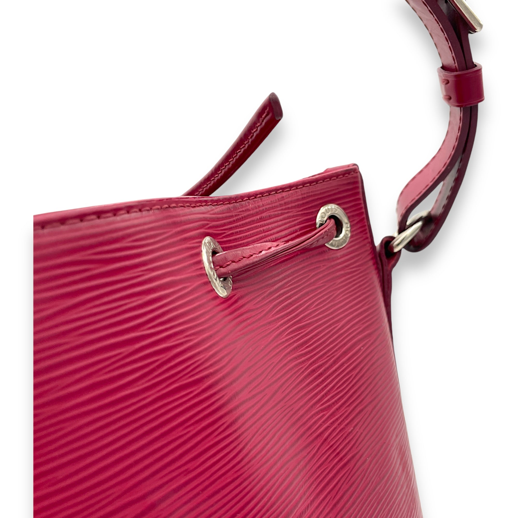 Noe GM Red Bucket Bag in Epi Leather, Gold hardware