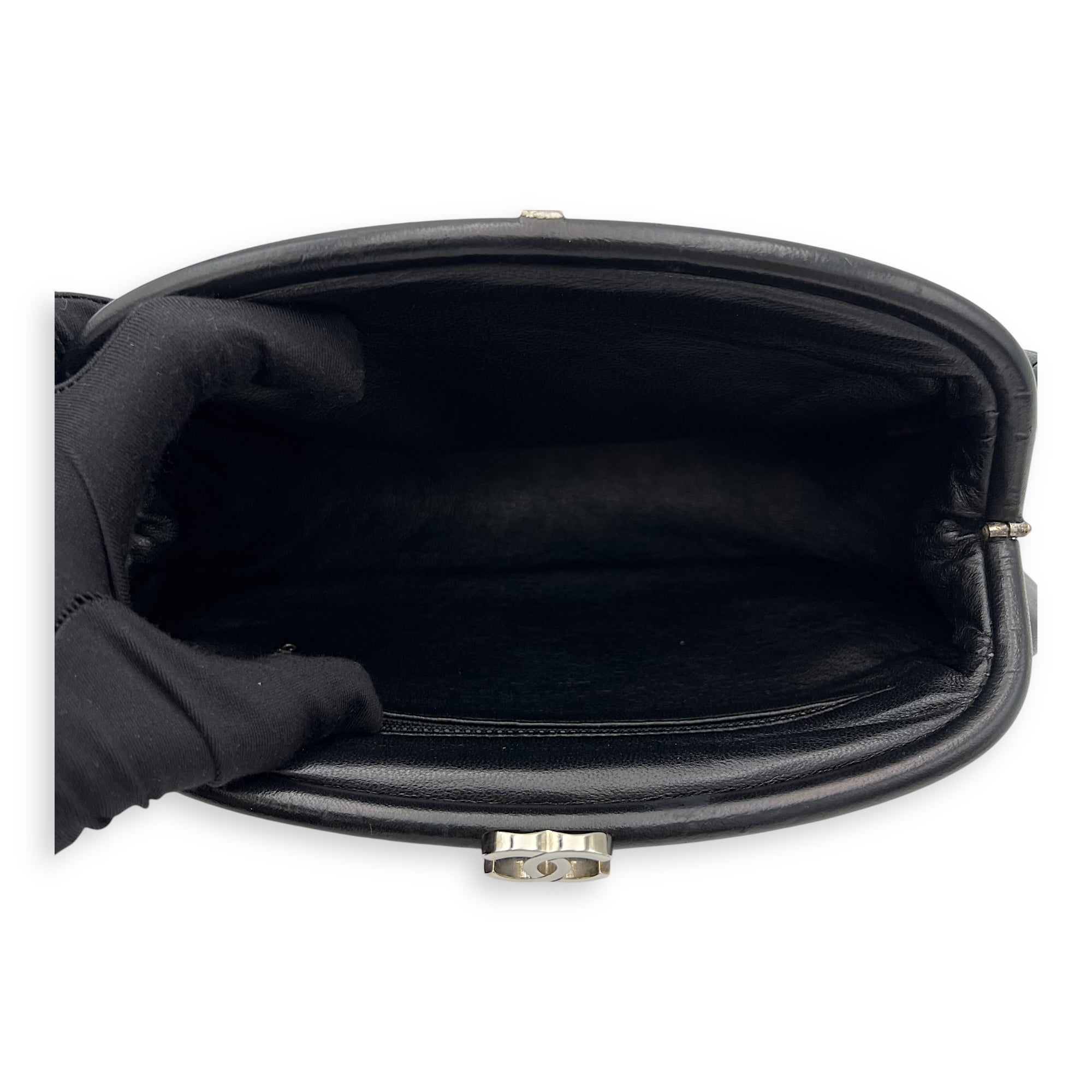 Chanel Kisslock Clutch Black in Lambskin, Gold hardware_6