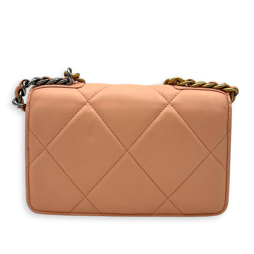 Chanel C19 Wallet On Chain Peach in Lambskin, Mixed hardware_2