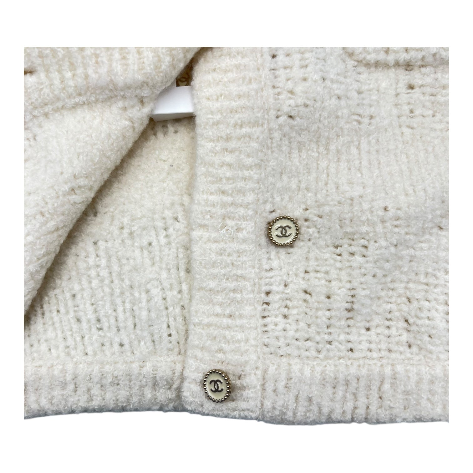 Chanel cream crop cardigan Ready-To-Wear FR36 cream in Cashmere, Gold hardware_1