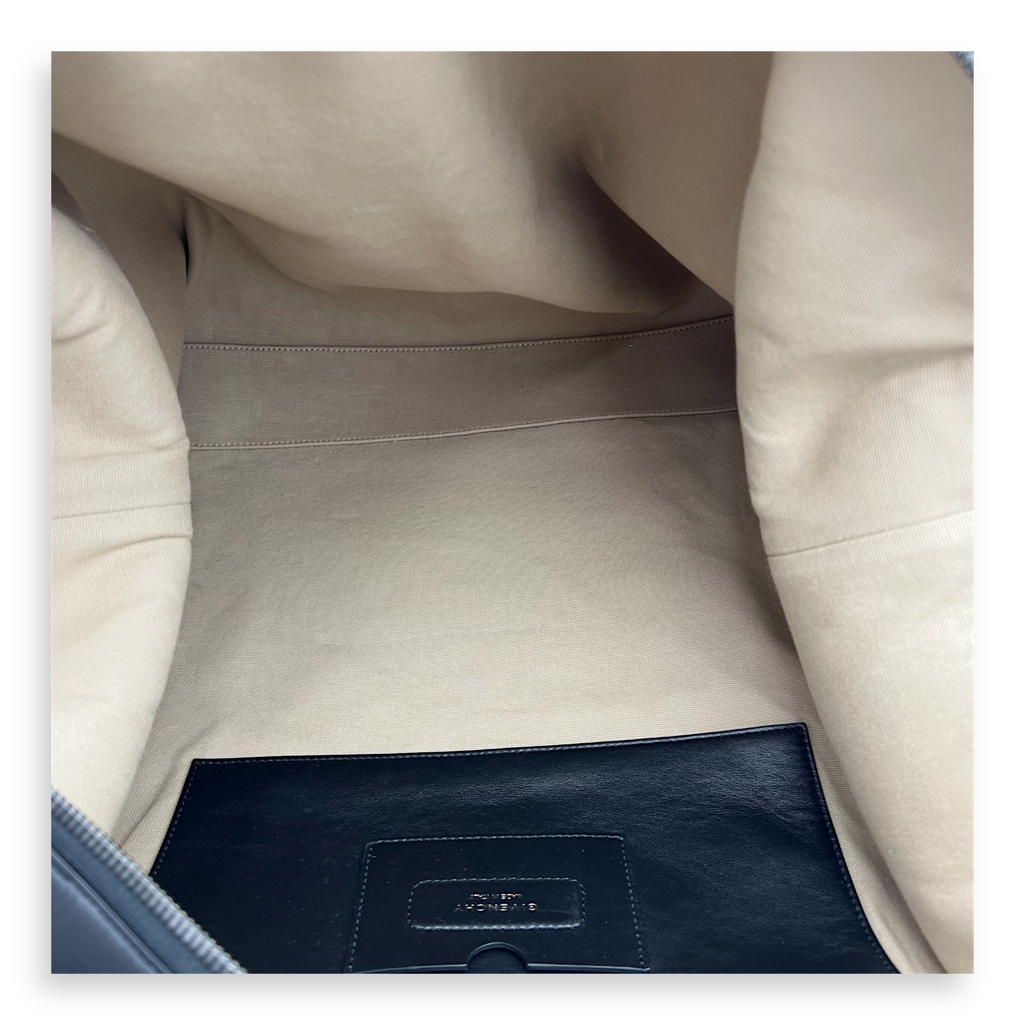 Givenchy Antigona Maxi Black Duffle Bag in Calfskin, Silver hardware_6