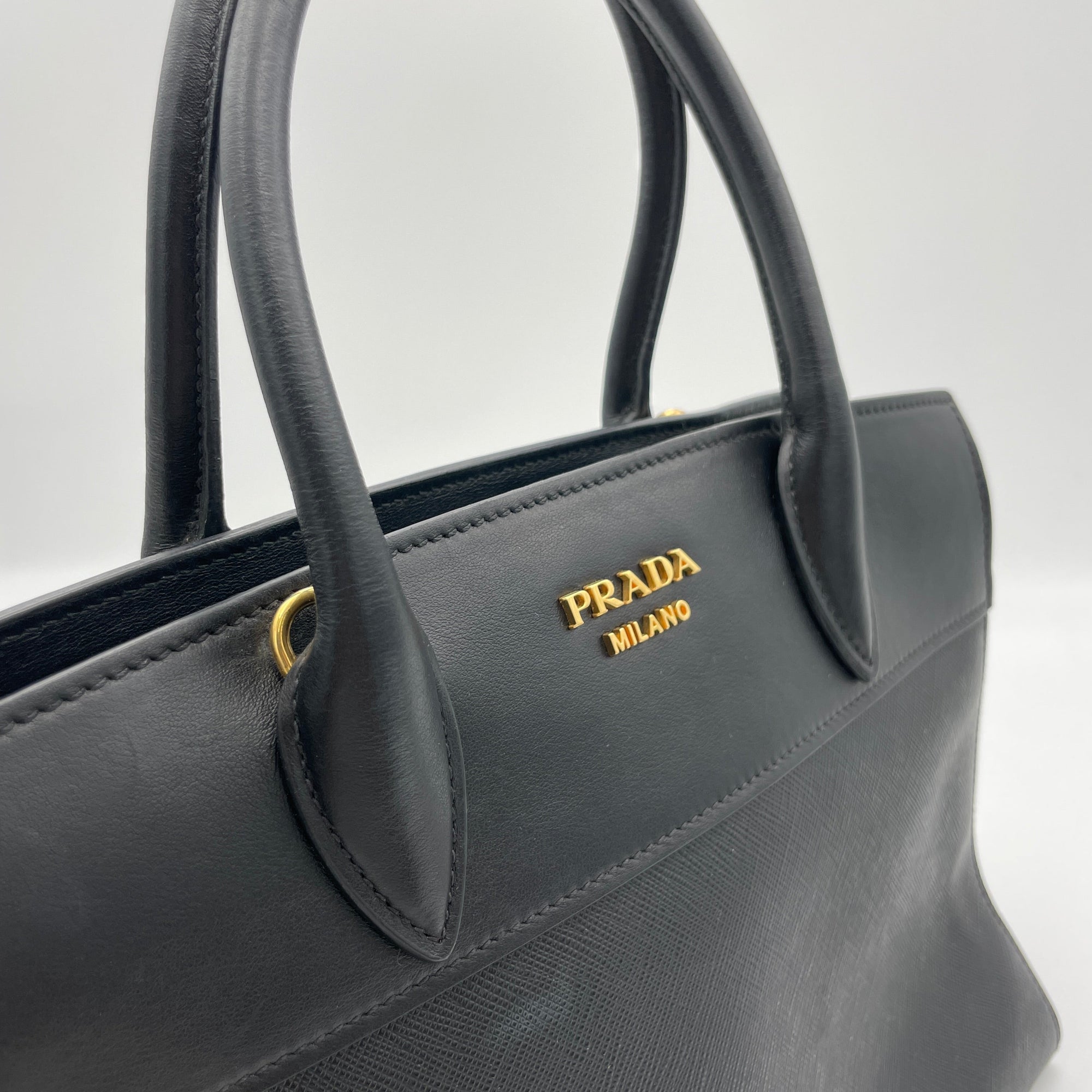 Esplanade Top handle bag in Saffiano leather, Gold Hardware