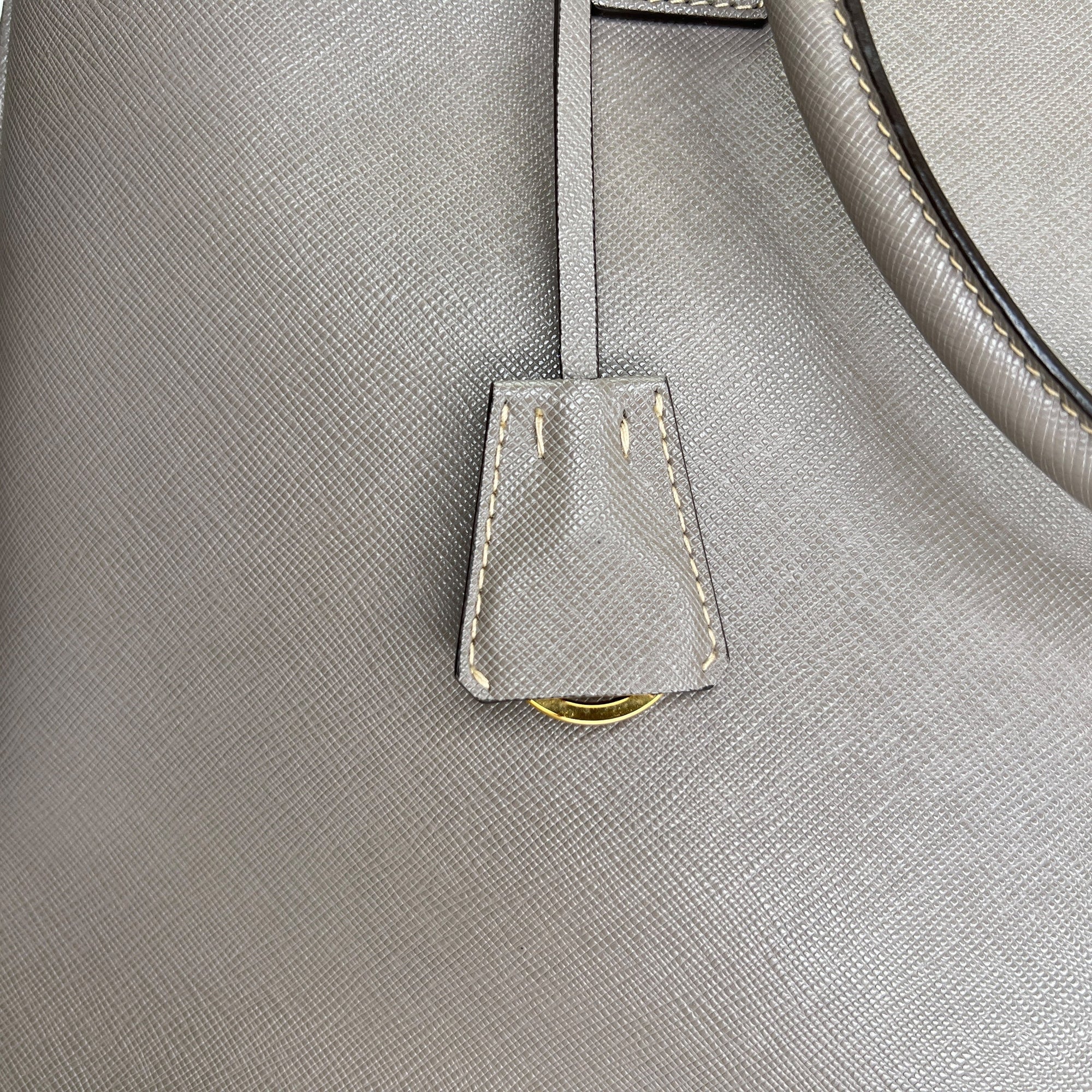 Galleria Extra Large Grey Top Handle Bag in Saffiano Leather, Gold hardware