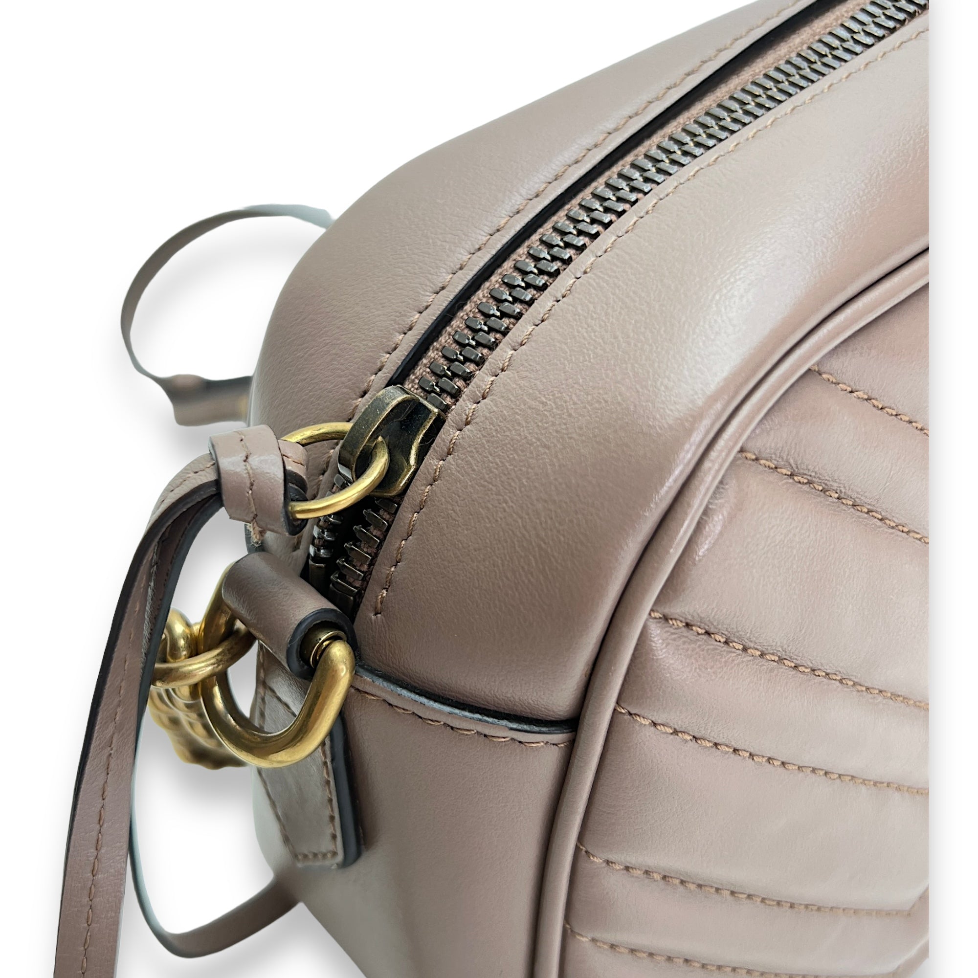 GG Marmont Small Beige Crossbody Bag in Calfskin, Gold hardware