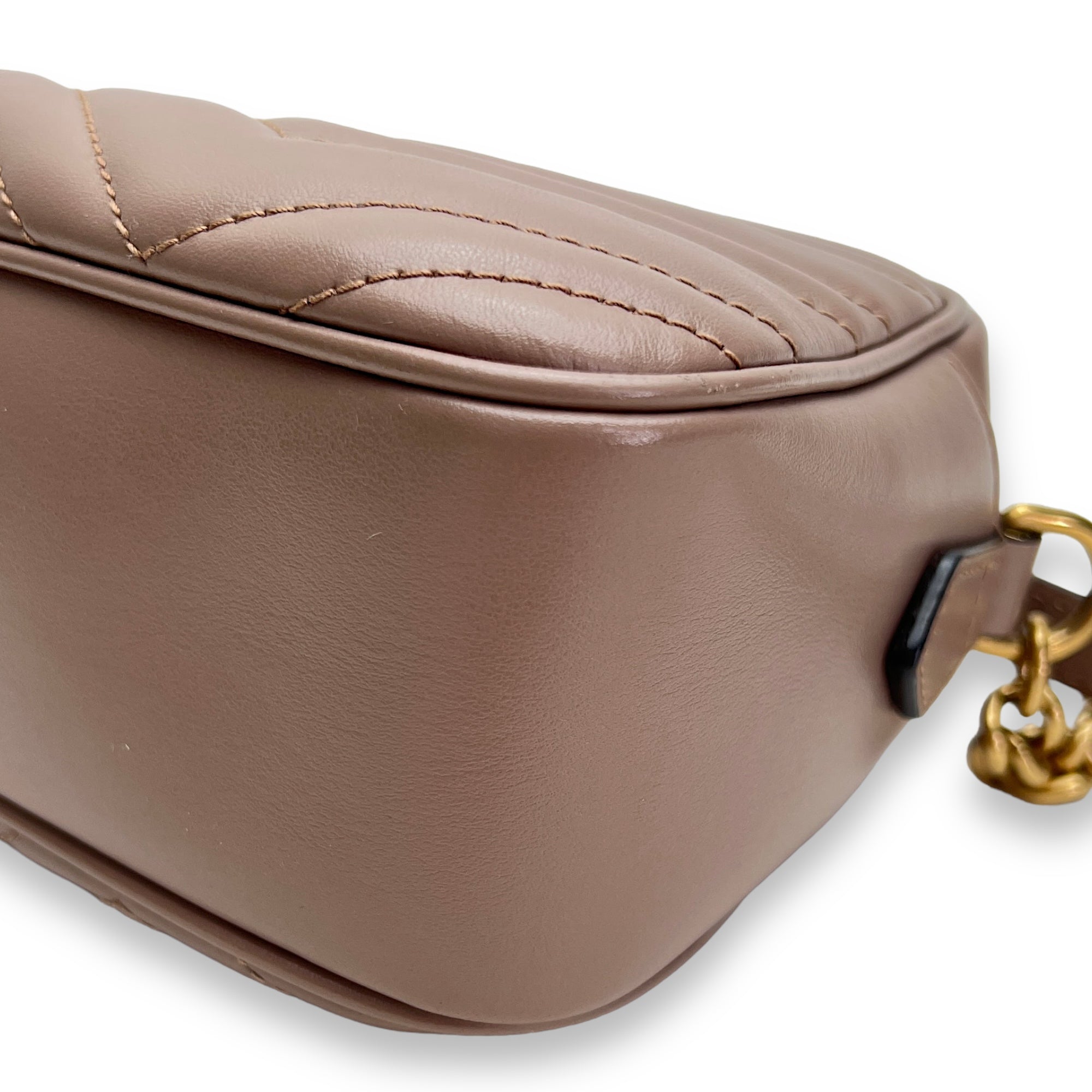 GG Marmont Small Beige Crossbody Bag in Calfskin, Gold hardware