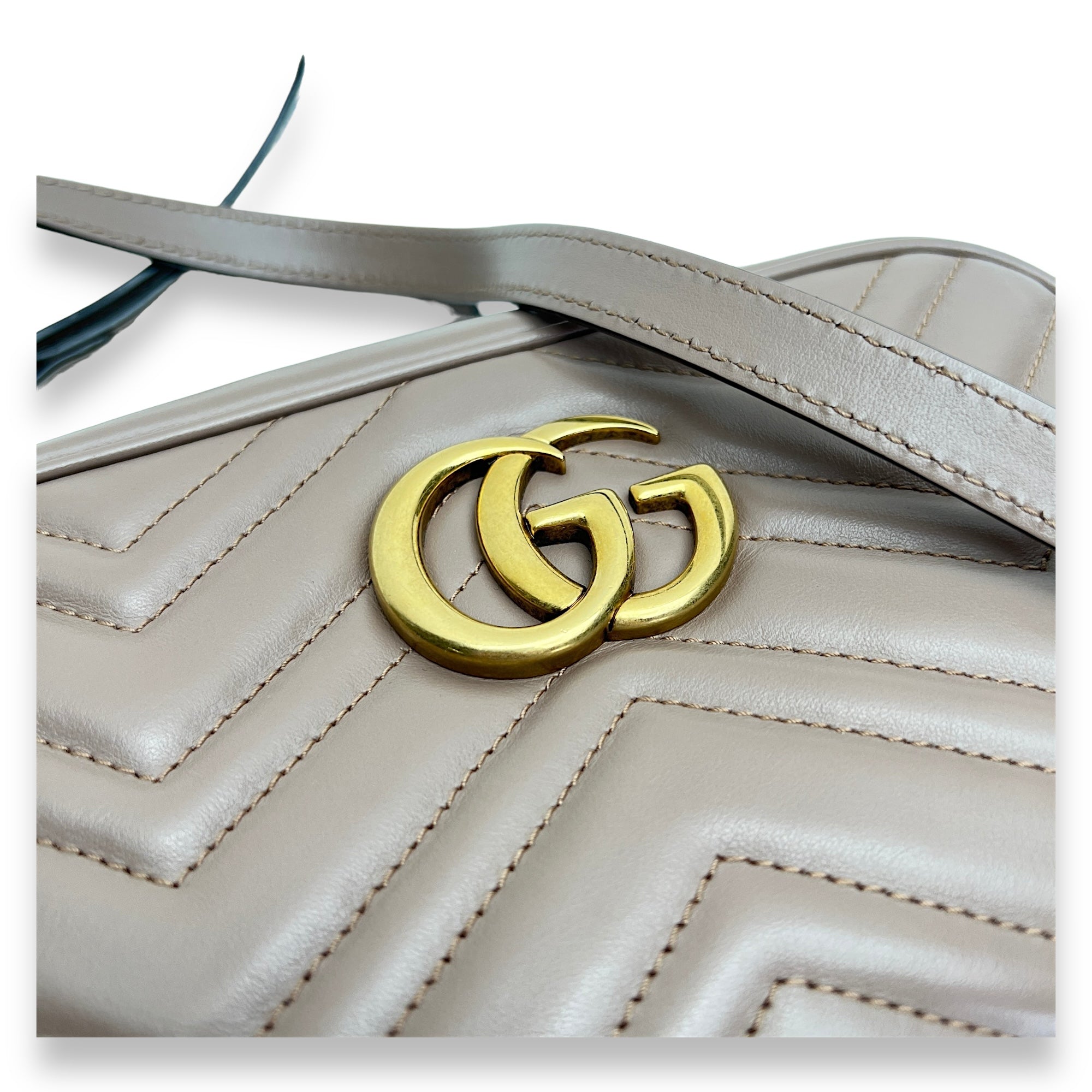 GG Marmont Small Beige Crossbody Bag in Calfskin, Gold hardware