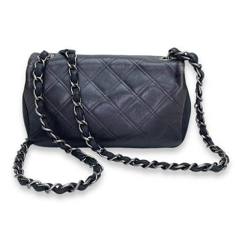 Quilted Flap Bag One Size Black Crossbody Bag in Lambskin, Ruthenium hardware