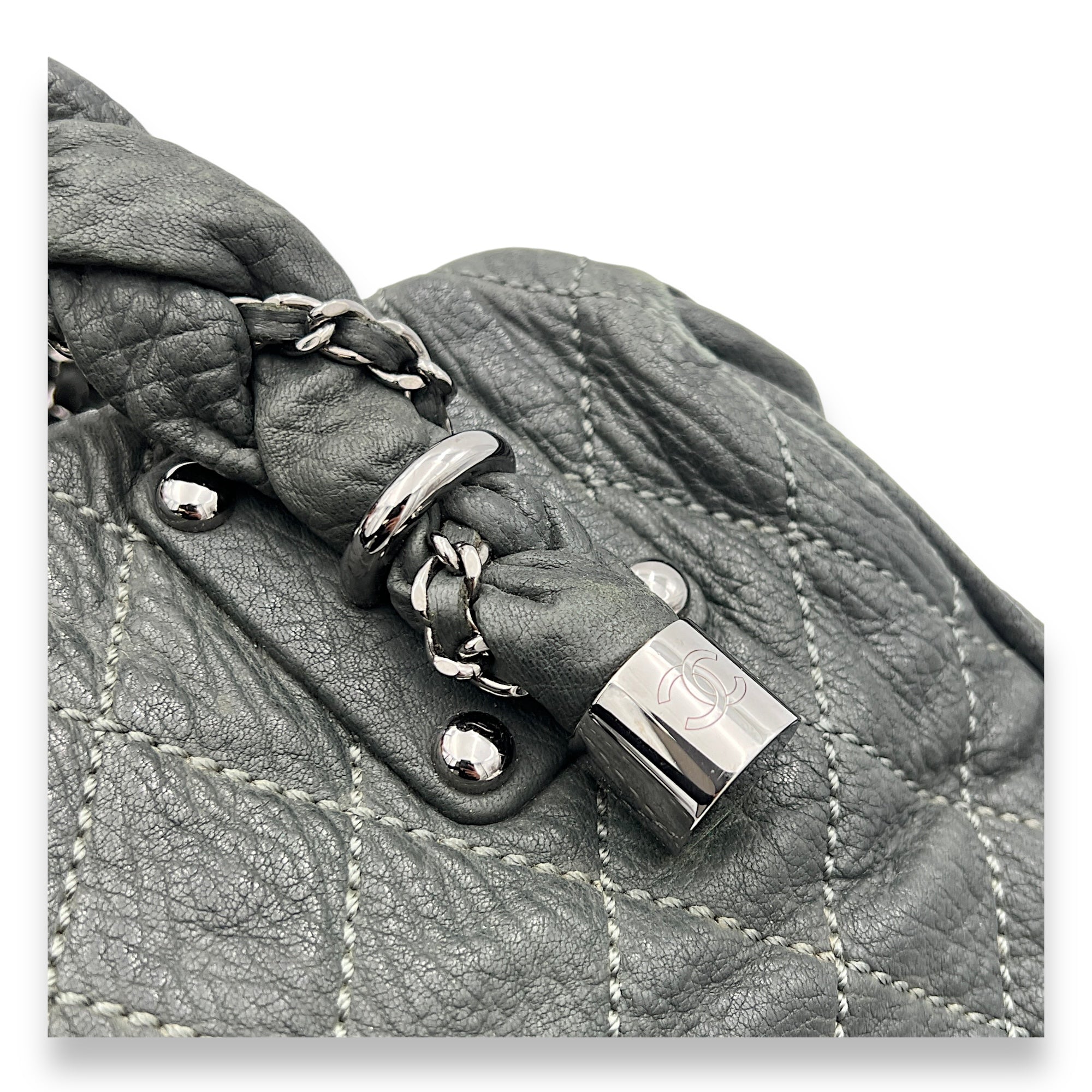 Braid Bowler Grey Top Handle Bag in Distressed Leather, Ruthenium hardware