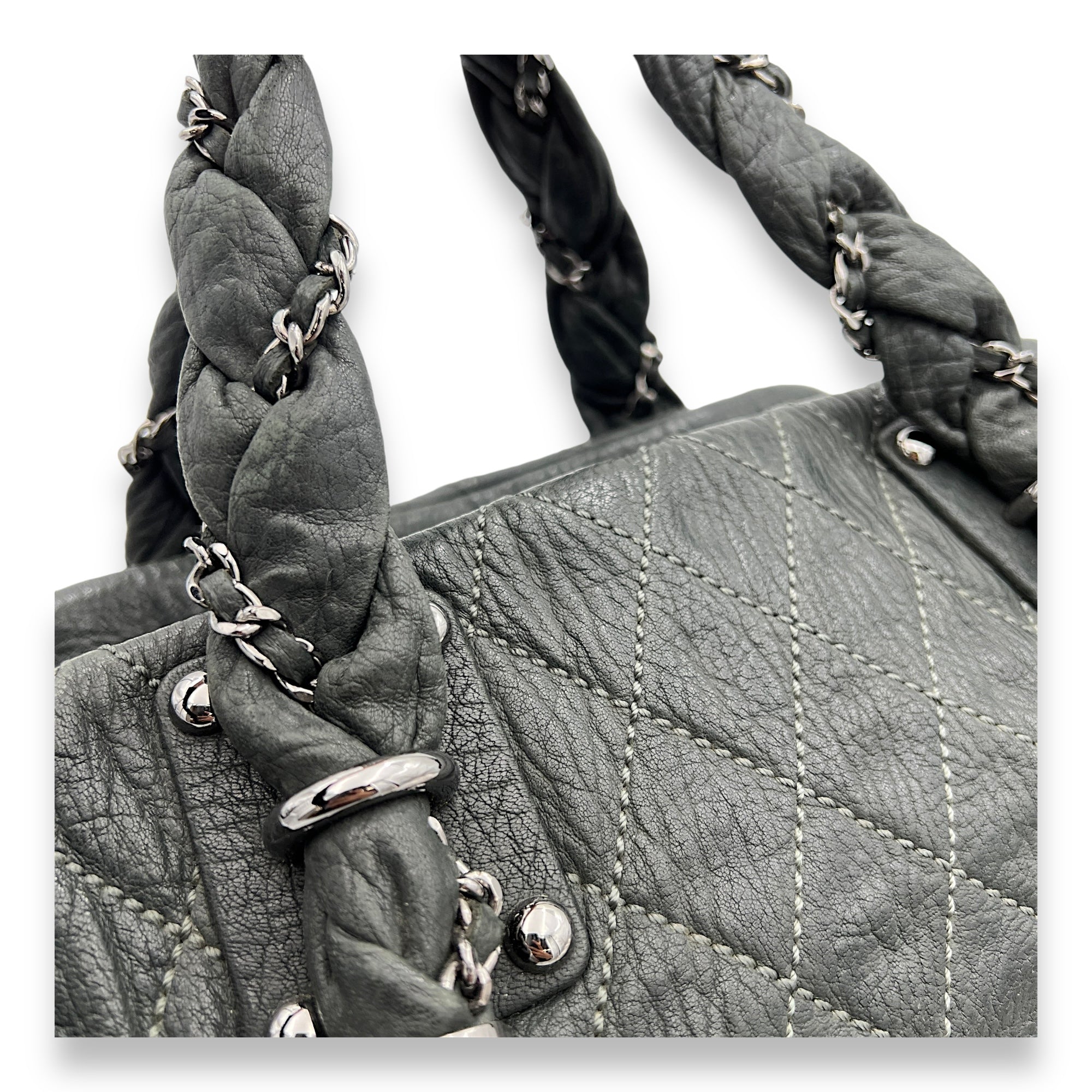 Braid Bowler Grey Top Handle Bag in Distressed Leather, Ruthenium hardware