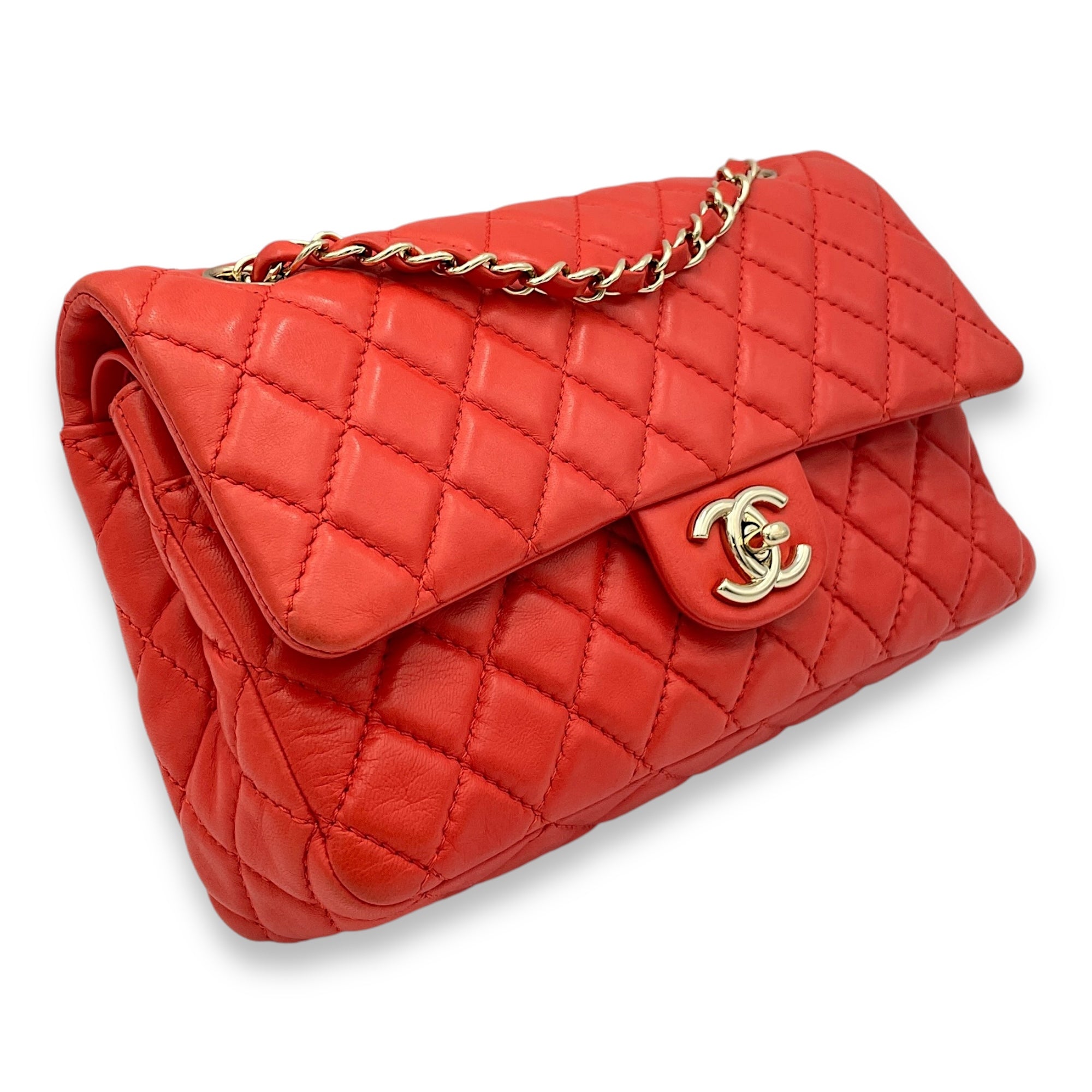 Classic Double Flap Medium Red Shoulder Bag in Lambskin, Light Gold hardware