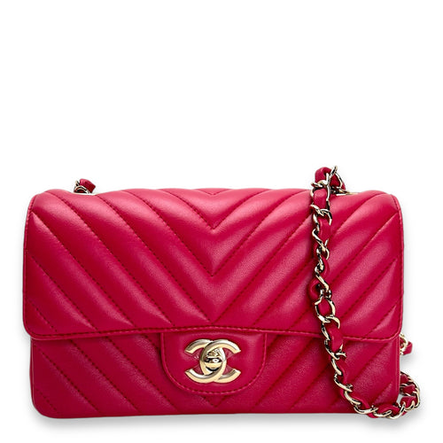 Classic Flap Chevron Pink Crossbody Bag in Lambskin, Gold hardware