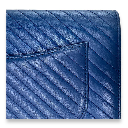 Classic Chevron Blue Wallet on Chain in Lambskin, Silver hardware