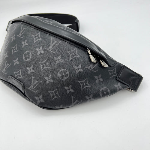 Discovery Navy Belt Bag in Monogram Coated Canvas, Silver hardware