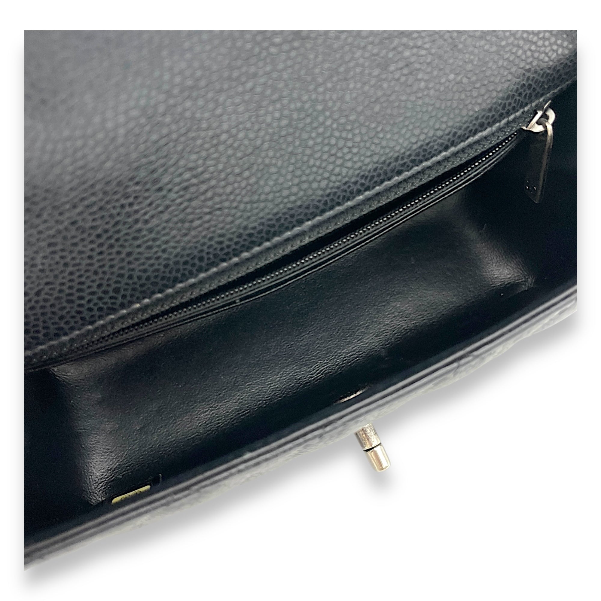 Classic Crossbody Bag Black in Caviar Leather, Silver hardware