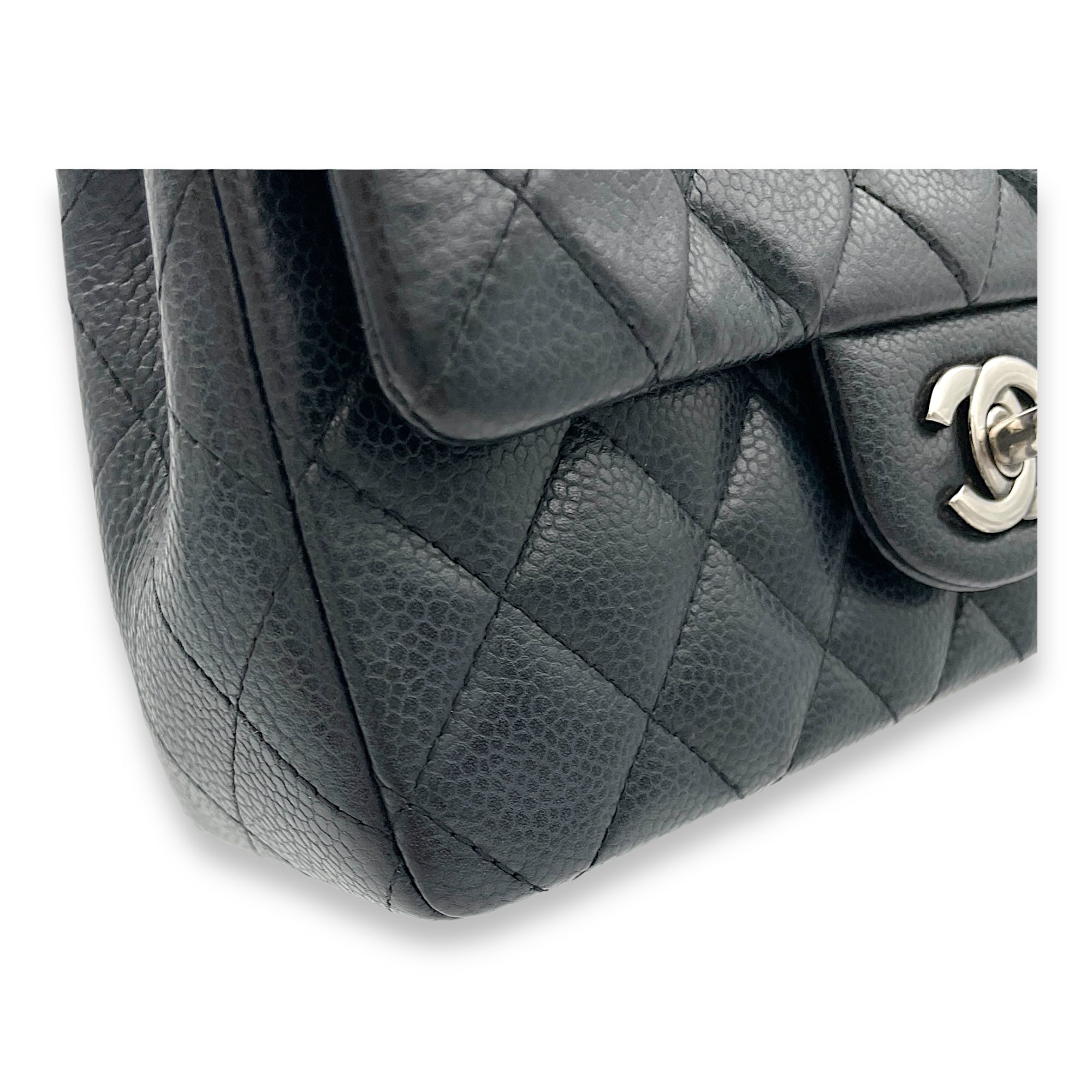 Classic Crossbody Bag Black in Caviar Leather, Silver hardware