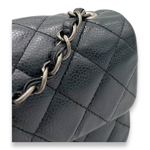 Classic Crossbody Bag Black in Caviar Leather, Silver hardware