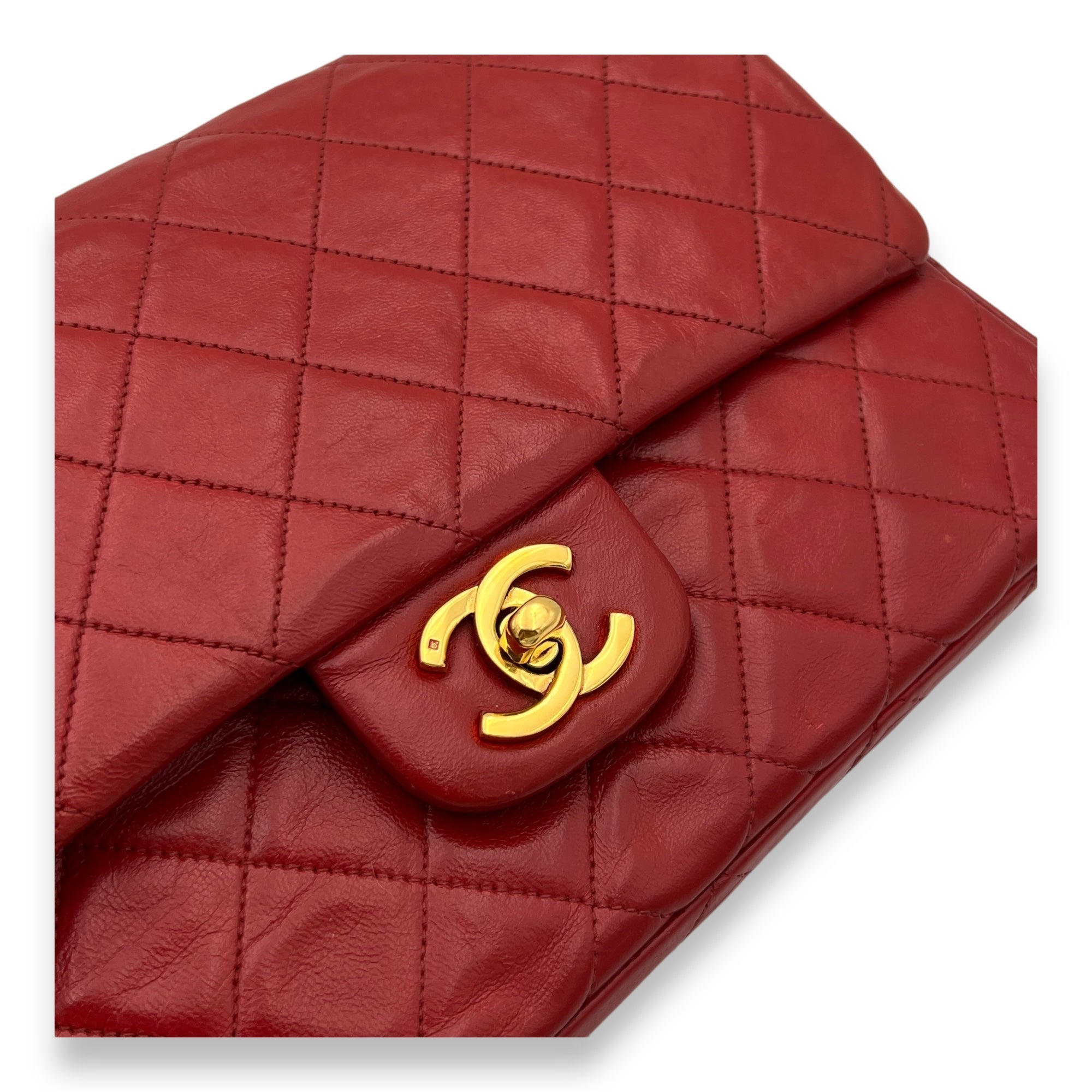 Classic Shoulder Bag Small Red in Lambskin, Gold hardware