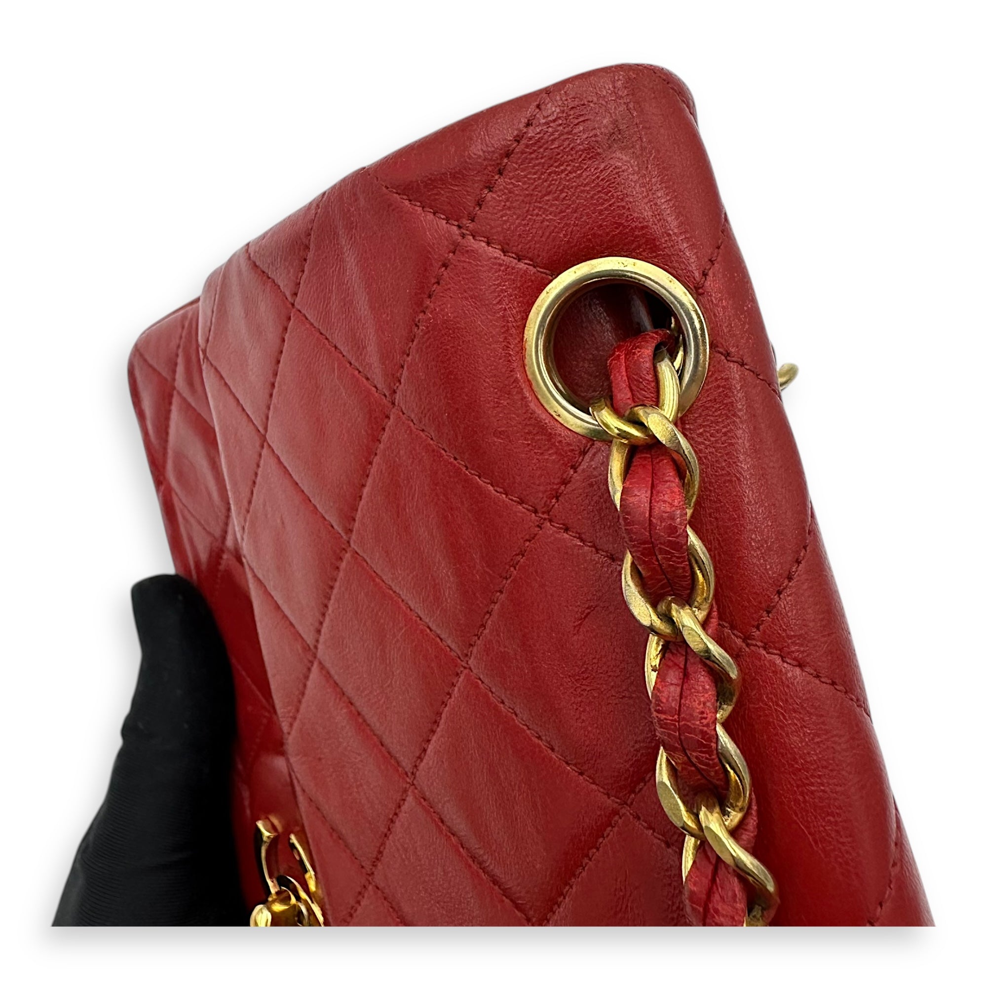Classic Shoulder Bag Small Red in Lambskin, Gold hardware