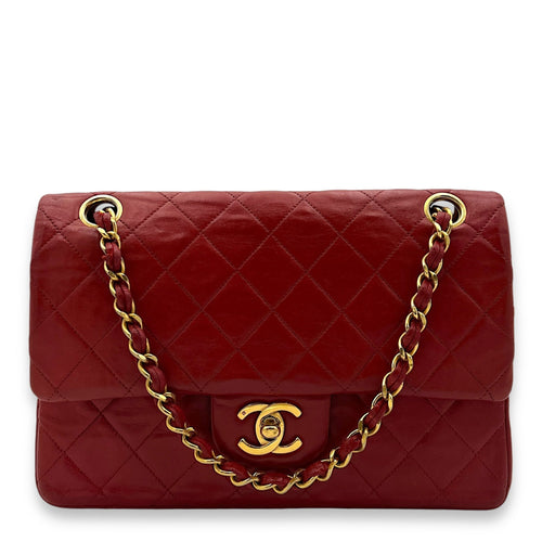 Classic Shoulder Bag Small Red in Lambskin, Gold hardware