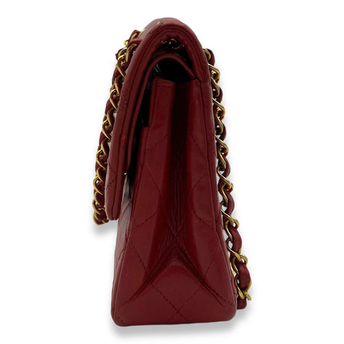 Classic Shoulder Bag Small Red in Lambskin, Gold hardware