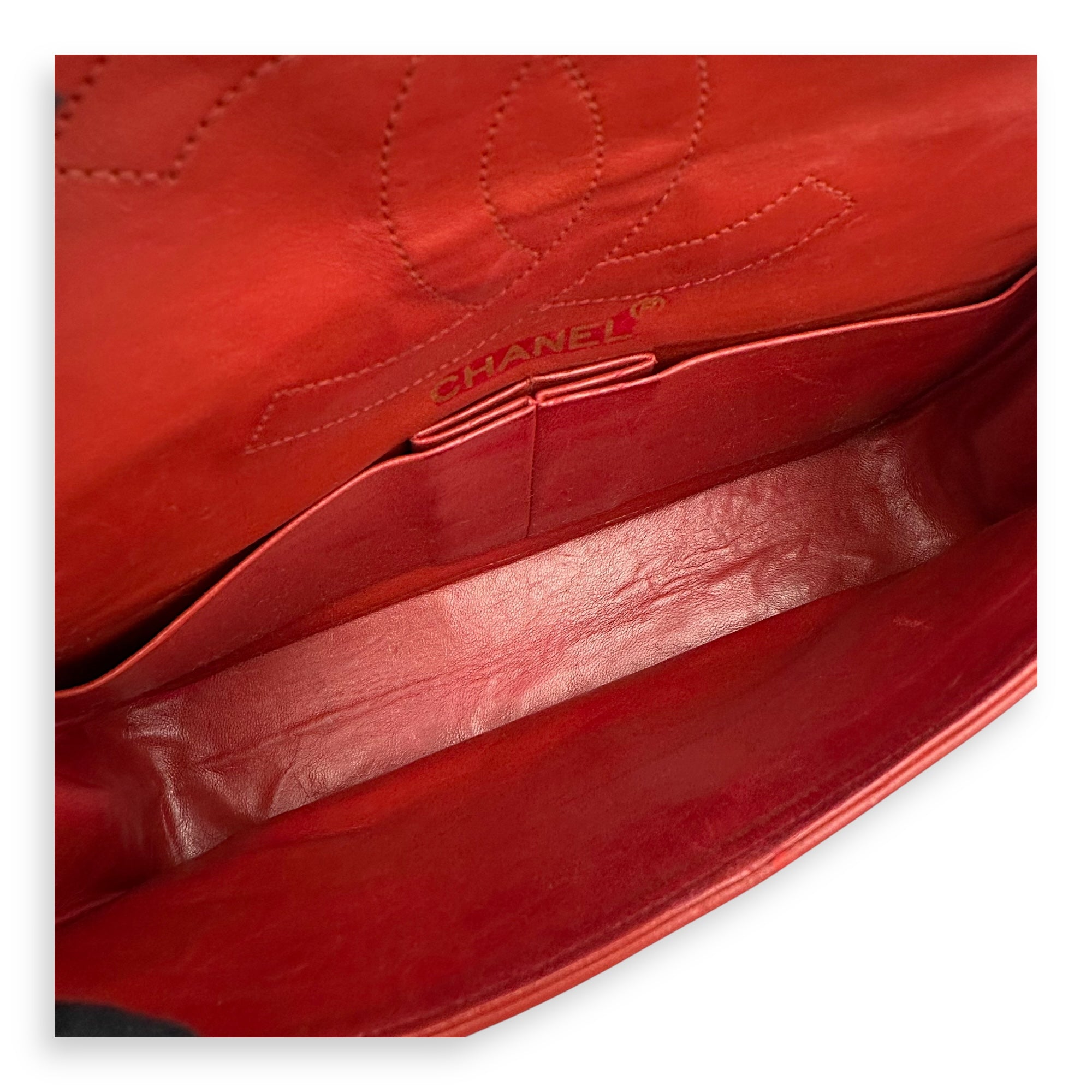 Classic Shoulder Bag Small Red in Lambskin, Gold hardware