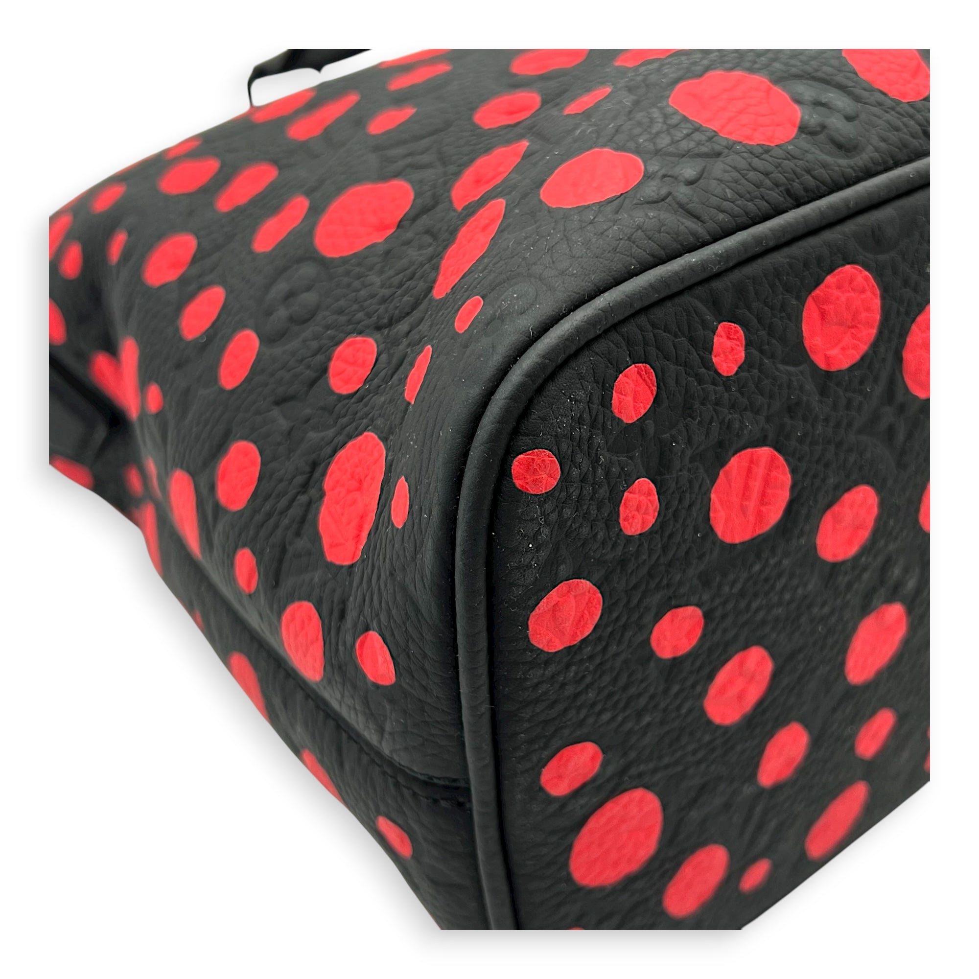 Lockit Top Handle Bag Black in Empreinte Leather, black hardware