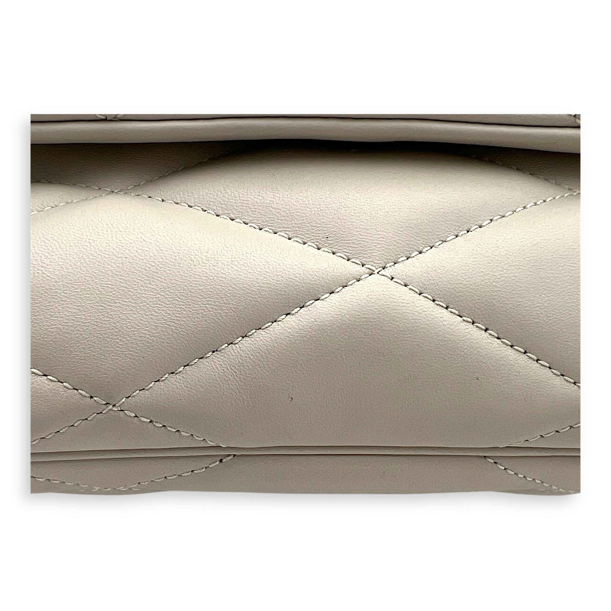 Le 5 A 7 Shoulder Bag White in Calfskin, Gold hardware