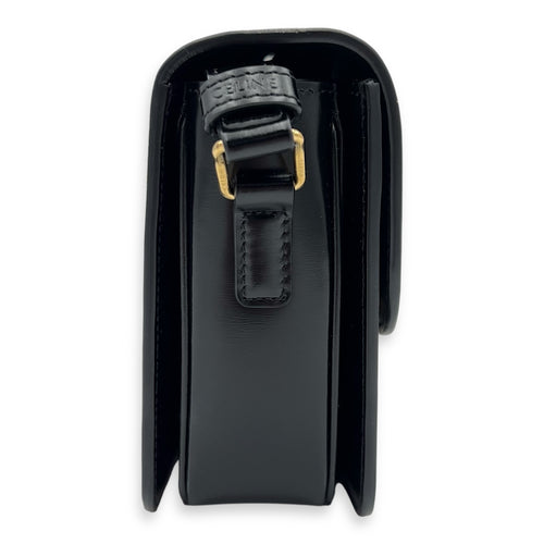 Triomphe Shoulder Bag Black in Calfskin, Gold hardware