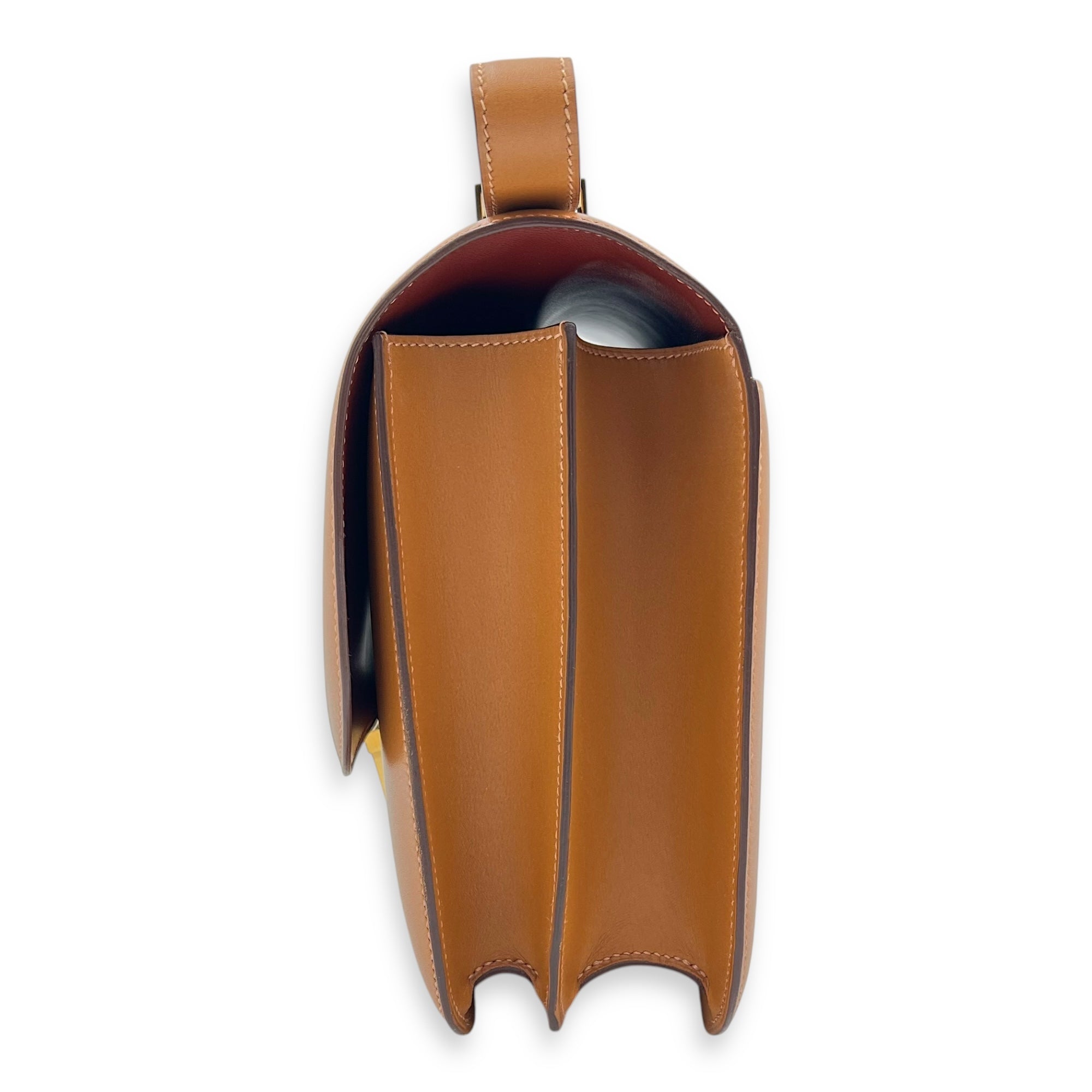 Constance Cartable 29 Naturel Sable Shoulder Bag in Veau Butler, Gold hardware