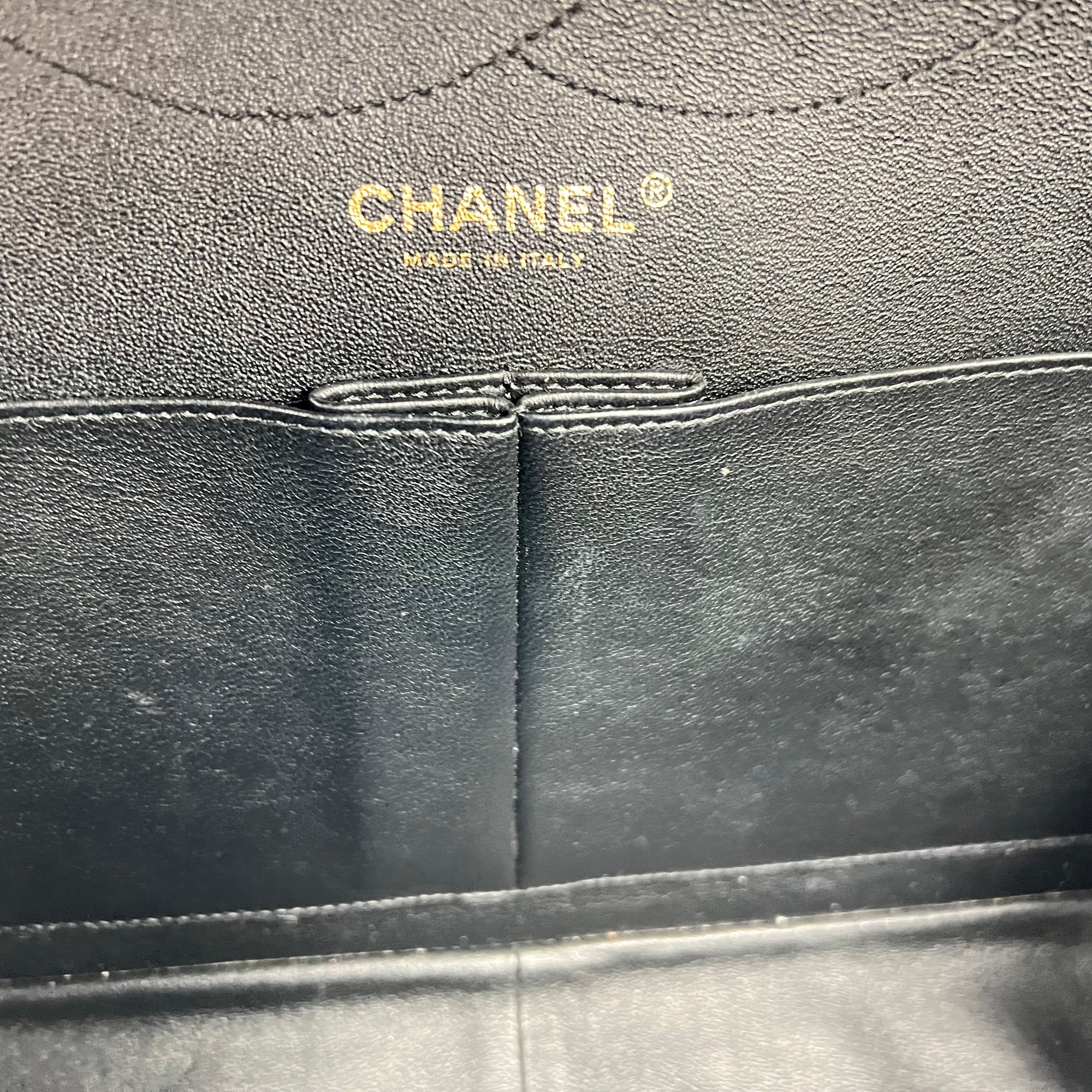 2.55 Shoulder Bag Black in Caviar Leather, Gold hardware