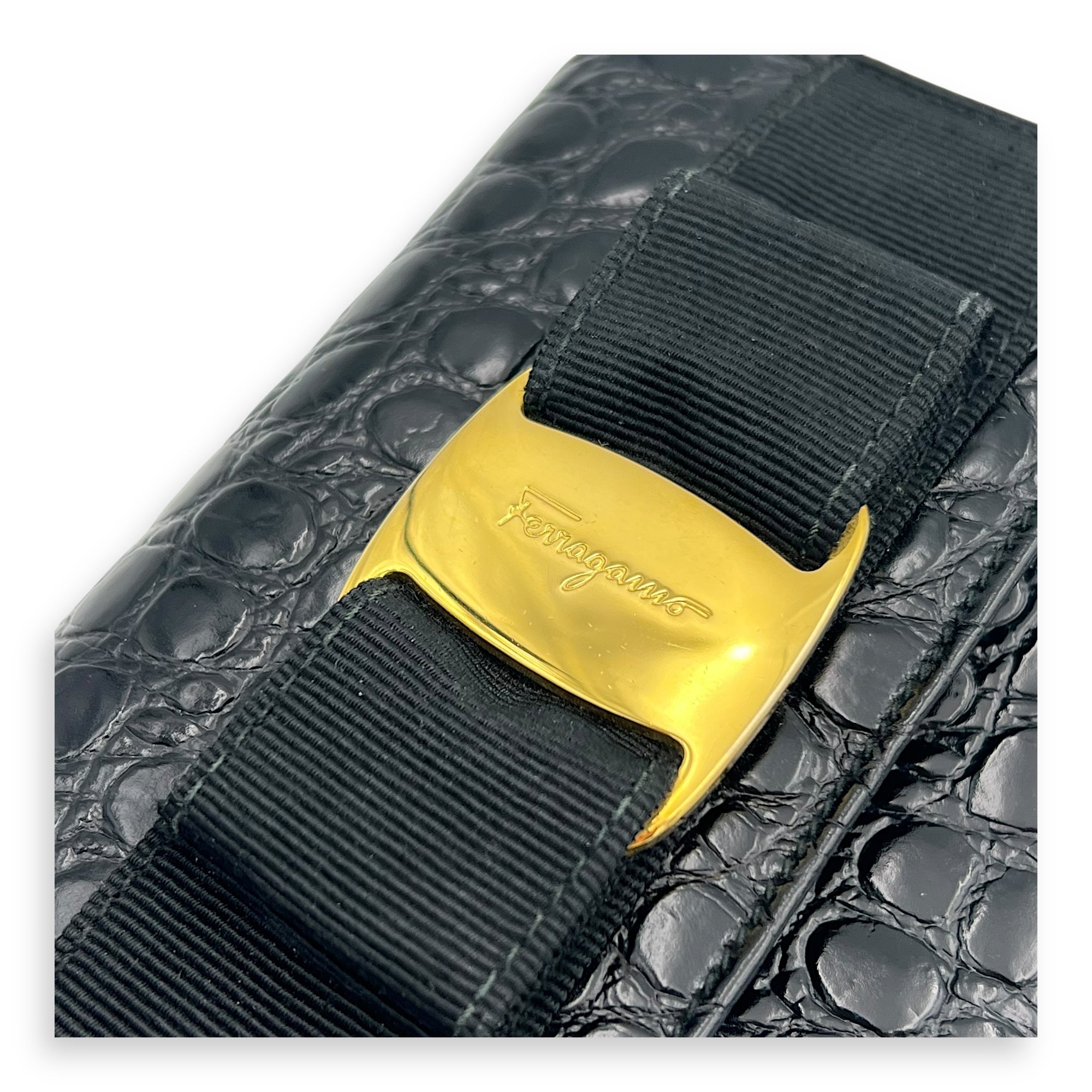 Vara Bow Shoulder Bag Black in Crocodile Leather, Gold hardware
