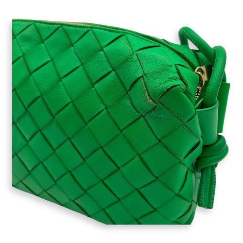 Loop Crossbody Bag Green in Calfskin, Gold hardware