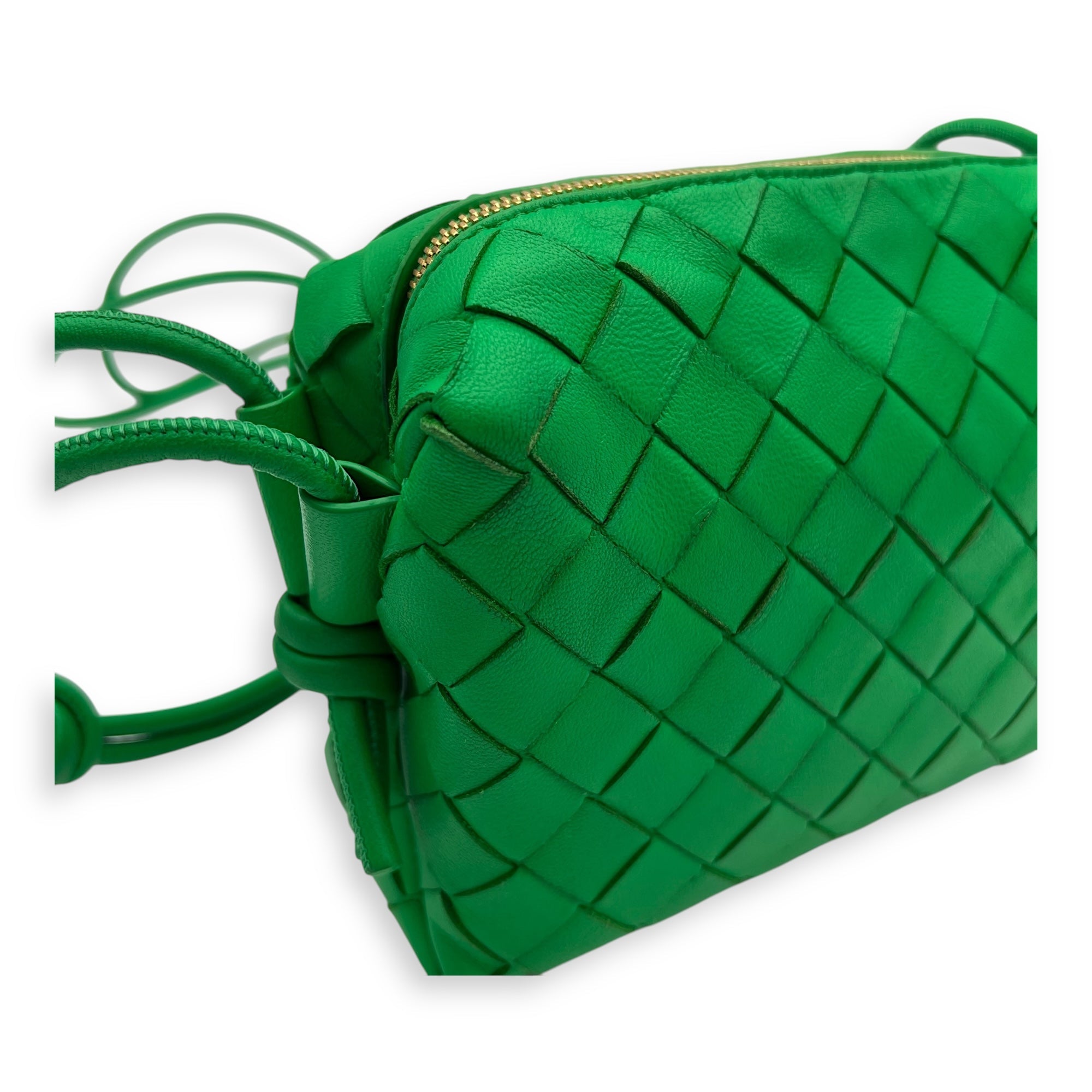 Loop Crossbody Bag Green in Calfskin, Gold hardware