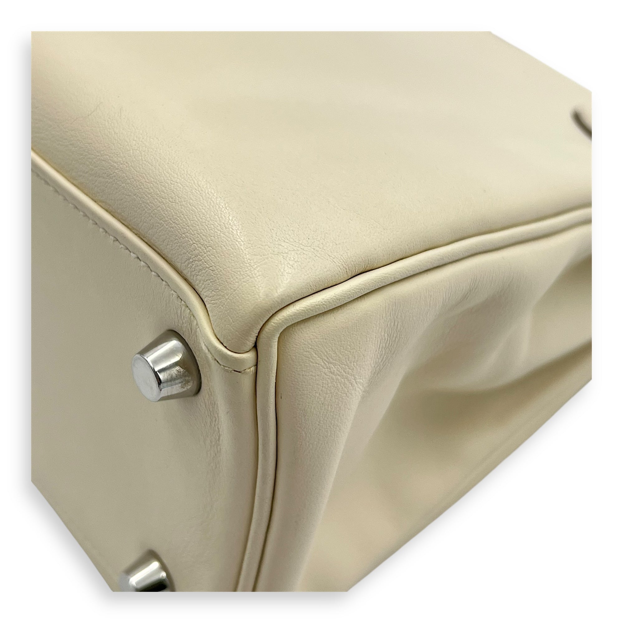 Kelly In and Out 25 Nata Top Handle Bag in Swift, Palladium hardware