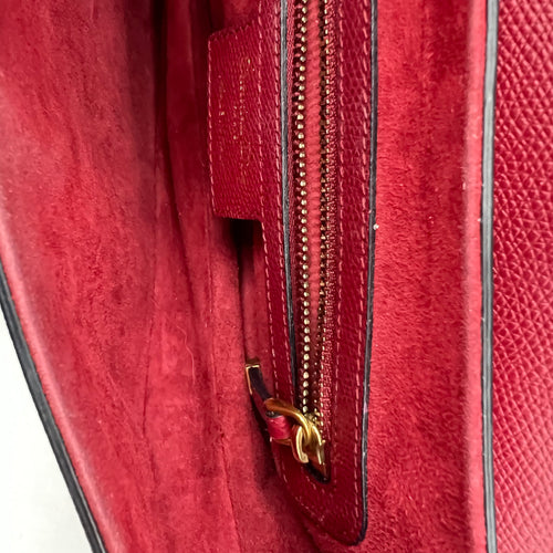 Saddle Shoulder Bag Medium Red in Calfskin, Gold hardware