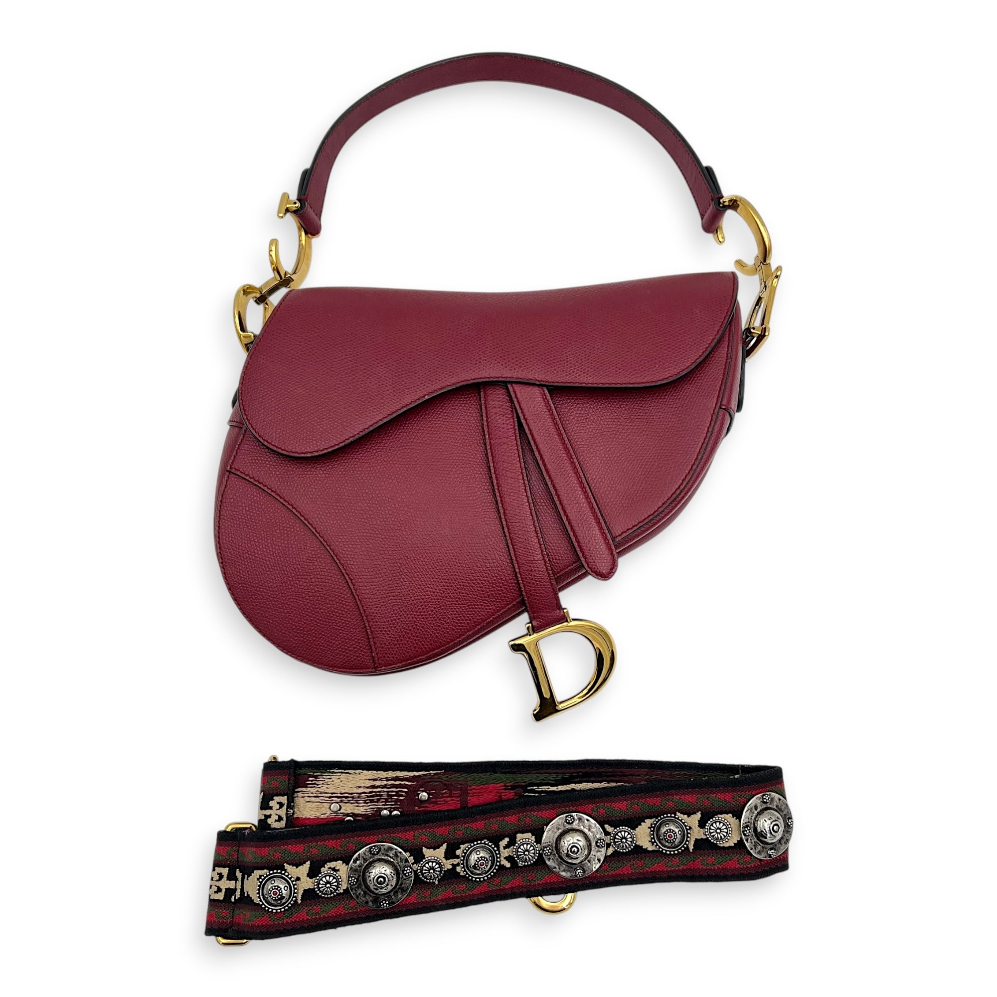 Saddle Shoulder Bag Medium Red in Calfskin, Gold hardware