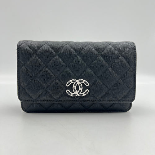 Classic Wallet On Chain Black in Caviar Leather, Silver hardware