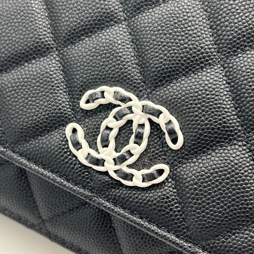 Classic Wallet On Chain Black in Caviar Leather, Silver hardware