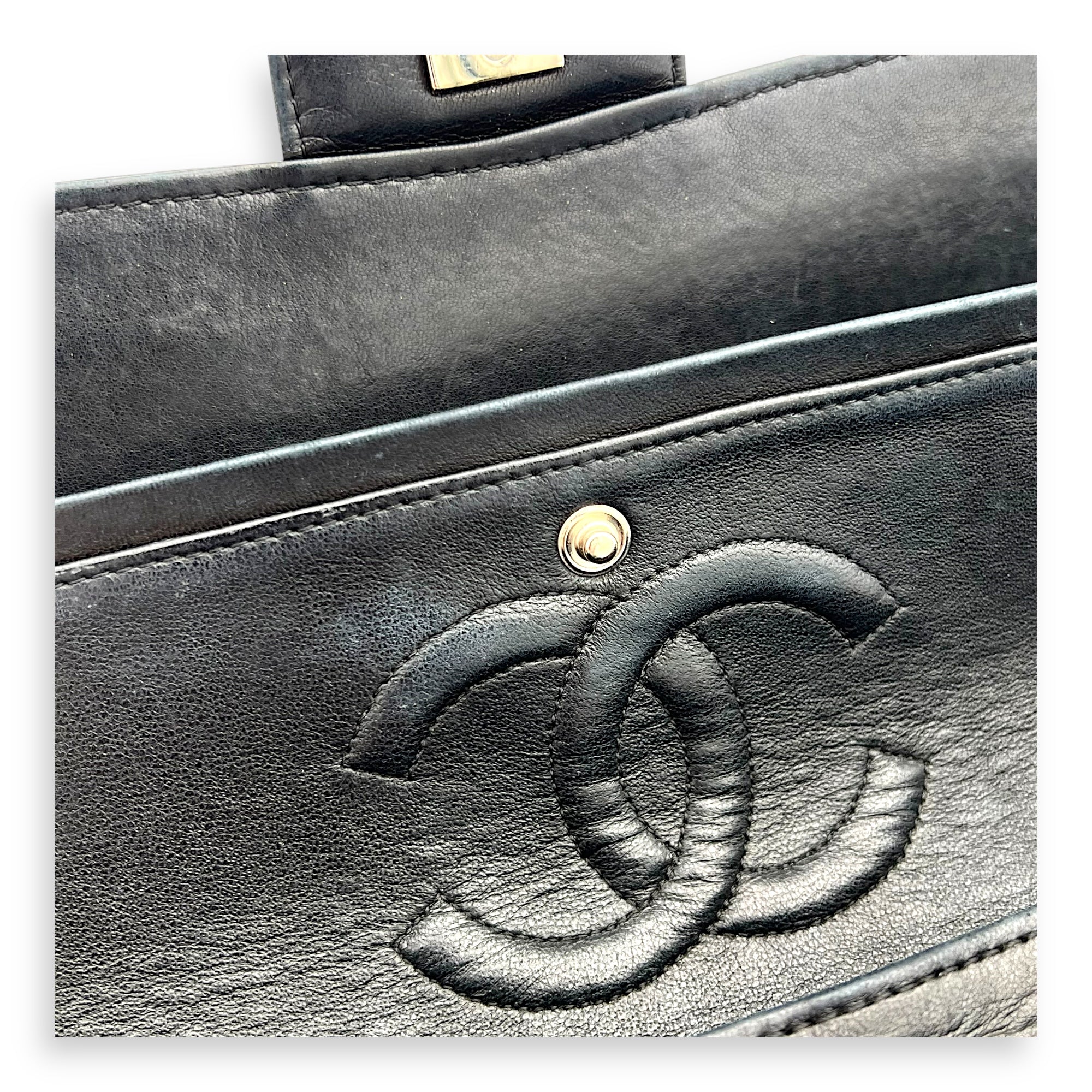 Classic Shoulder Bag Black in Patent Leather, Silver hardware