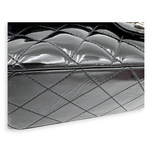 Classic Shoulder Bag Black in Patent Leather, Silver hardware