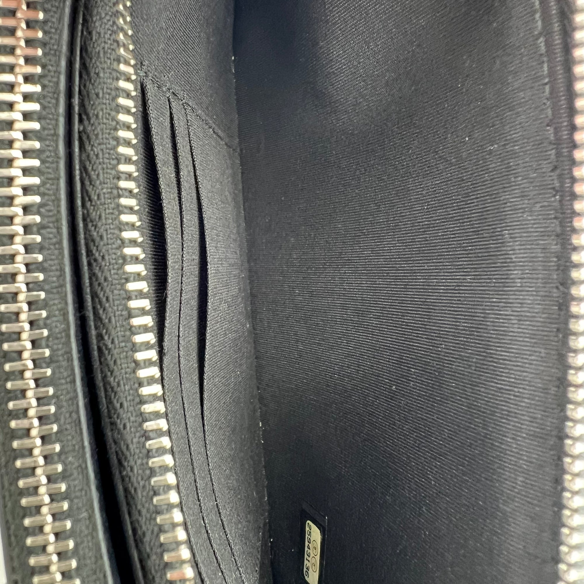 CC Tassel Wallet On Chain Black in Lambskin, Gold hardware