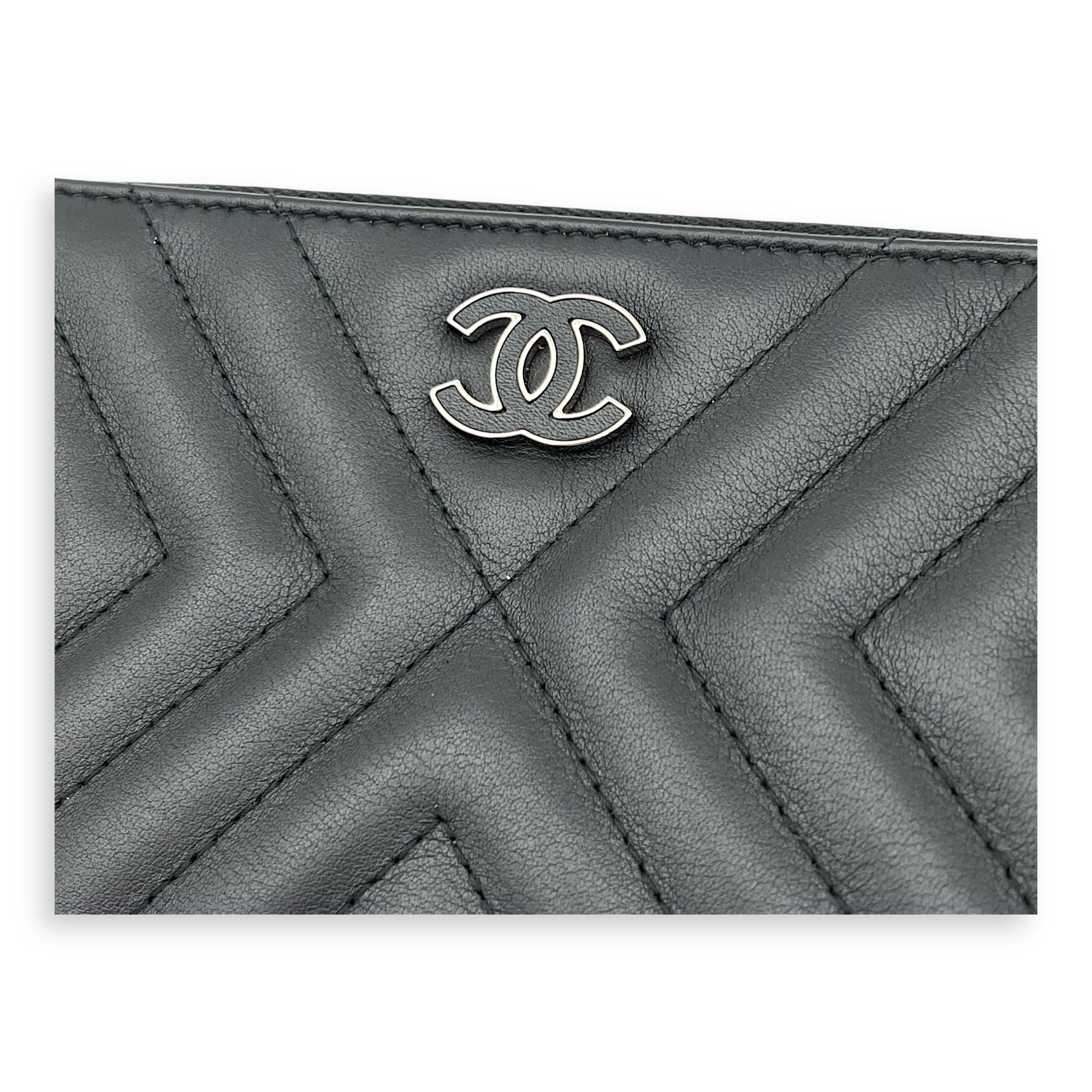 CC Tassel Wallet On Chain Black in Lambskin, Gold hardware