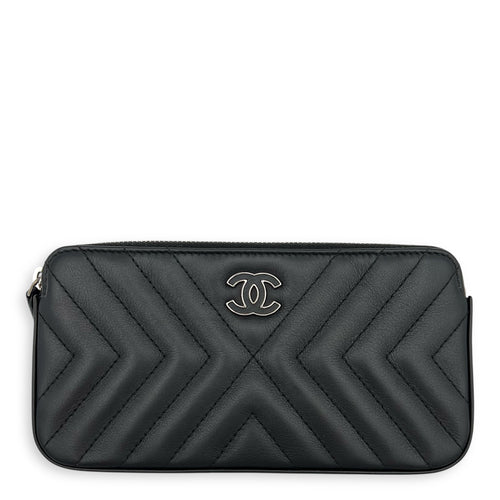 CC Tassel Wallet On Chain Black in Lambskin, Gold hardware