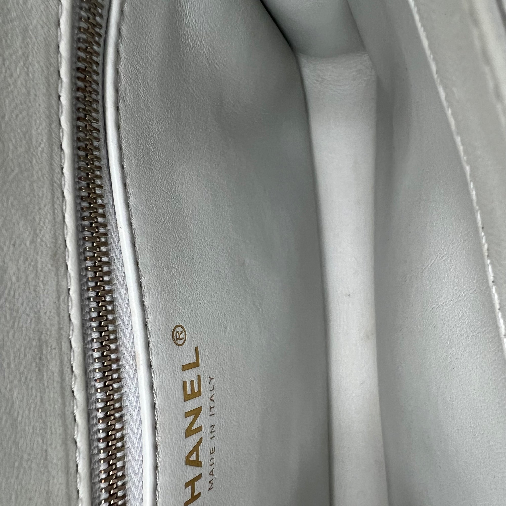 Trendy CC Top Handle Bag Blue in Lambskin, Gold hardware